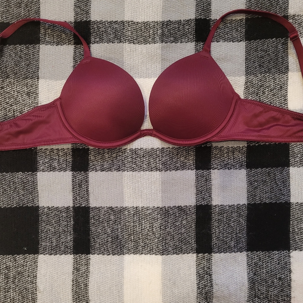 PINK Victoria's secret super push up bra 32a